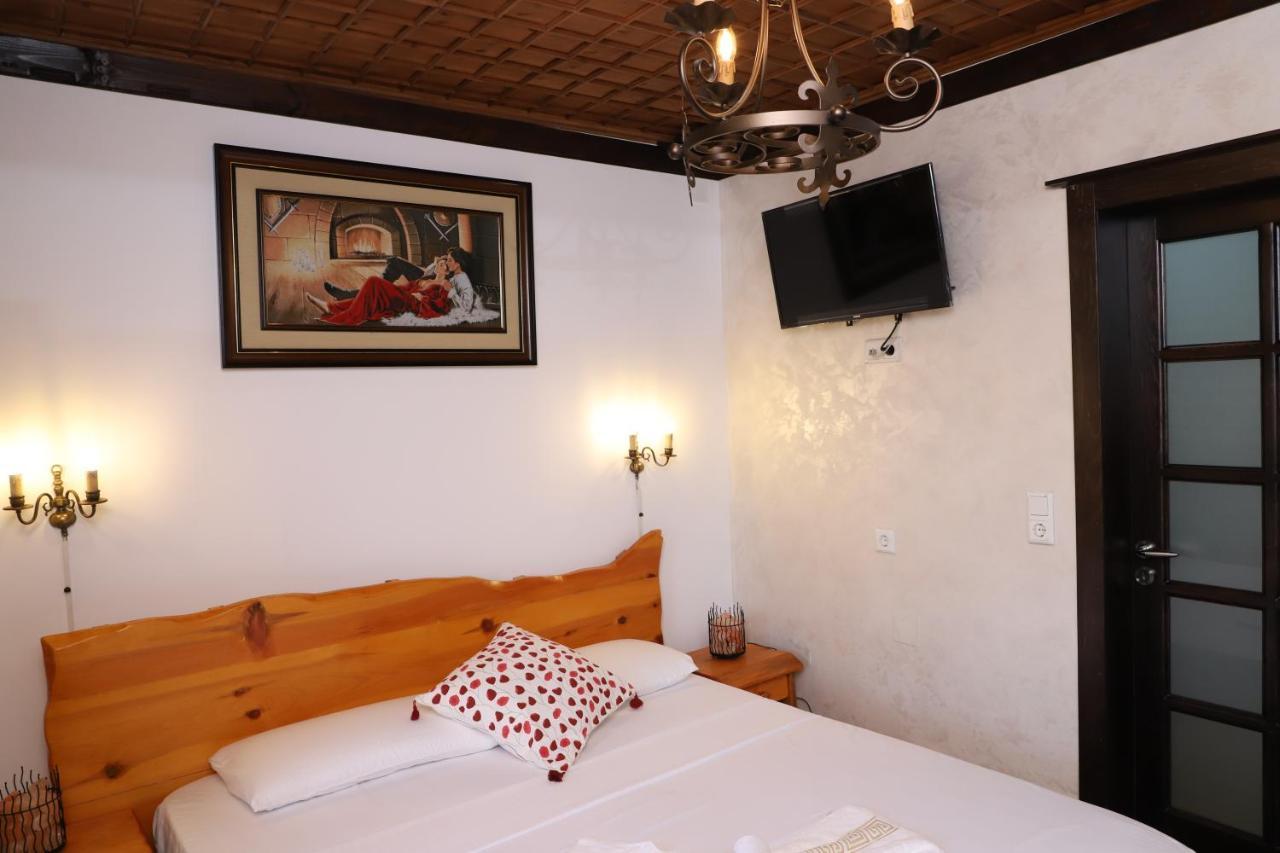 Vila Darla Bed and Breakfast Berat Esterno foto