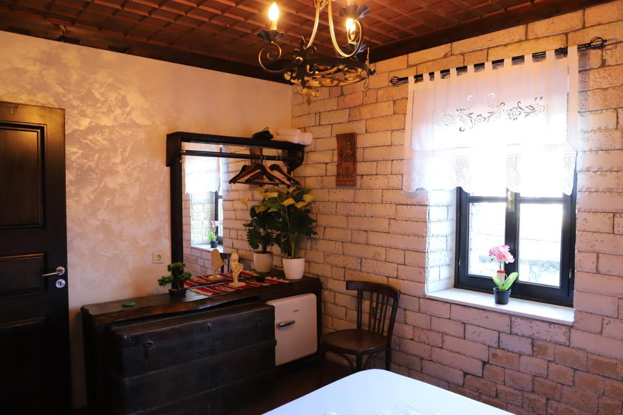 Vila Darla Bed and Breakfast Berat Esterno foto