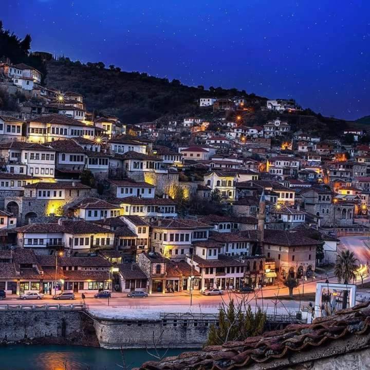 Vila Darla Berat Esterno foto